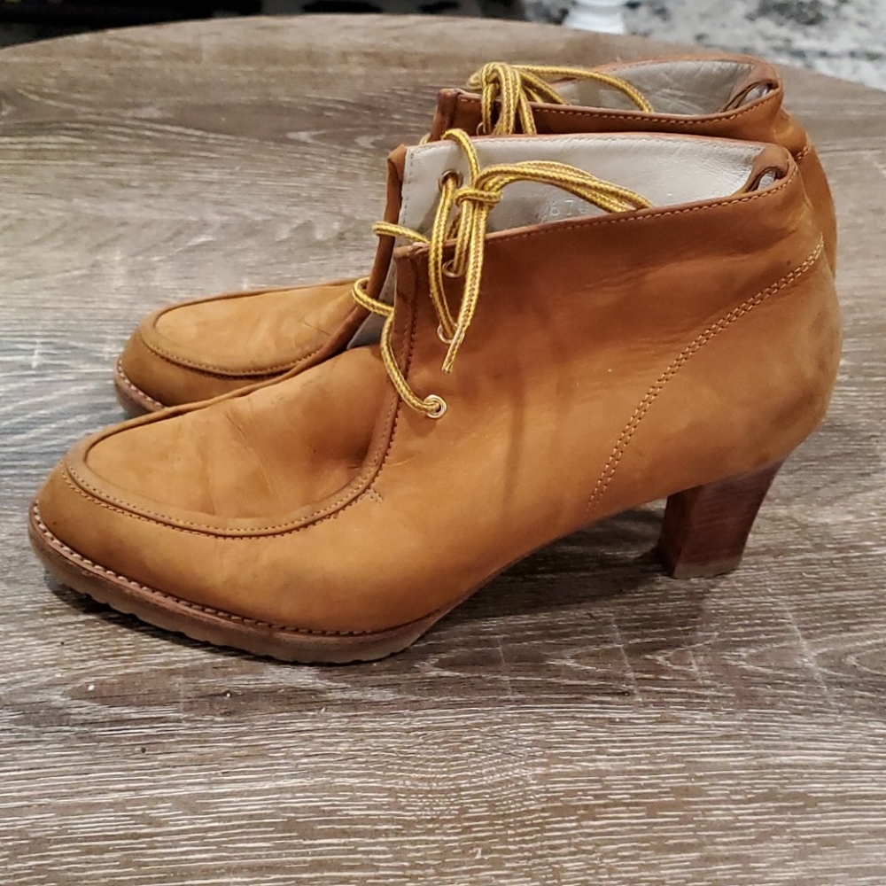 Escada lace up chukka booties size 7